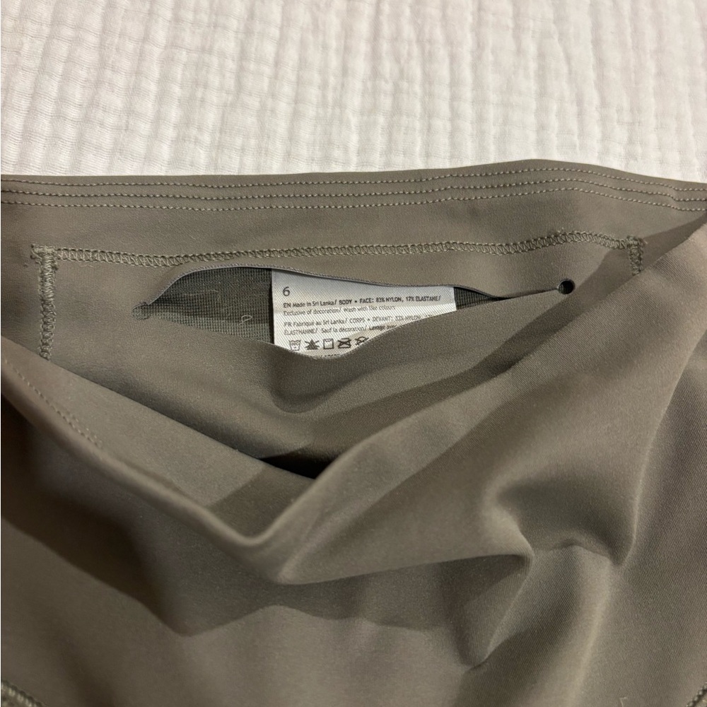 Lululemon Breezethrough High-Rise Leggings 25” - Picture 6 of 6